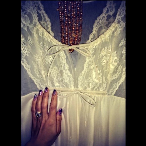 🤍 Vintage 1970s Bridal Ivory Lace Peignoir Nightgown — Old Hollywood Silhouette - Picture 2 of 9